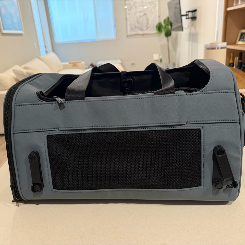 away pet carrier
